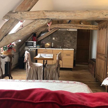Bed and Breakfast Aux Logis De La Solre Ferrière-la-Petite Exterior foto