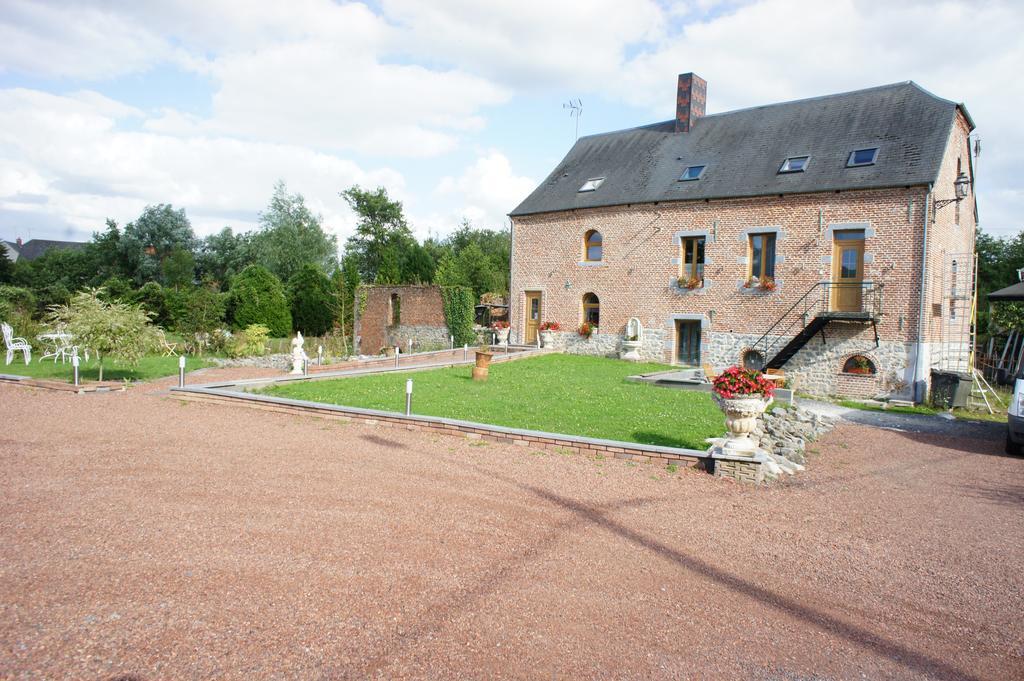 Bed and Breakfast Aux Logis De La Solre Ferrière-la-Petite Exterior foto