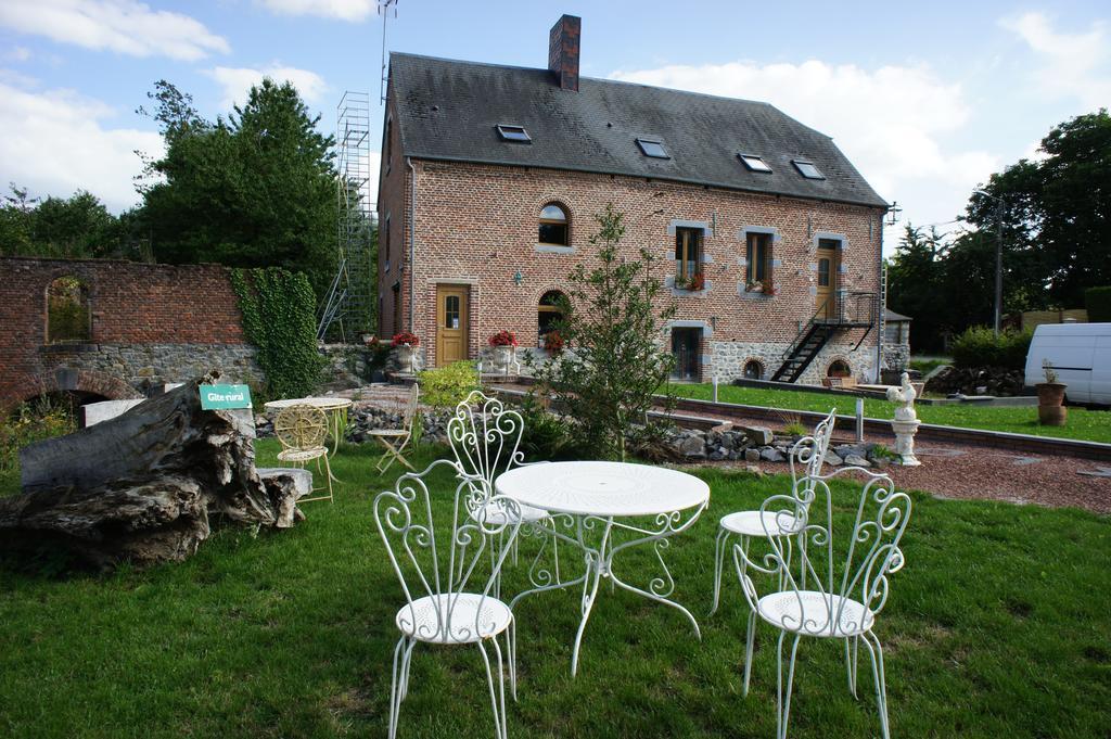 Bed and Breakfast Aux Logis De La Solre Ferrière-la-Petite Exterior foto