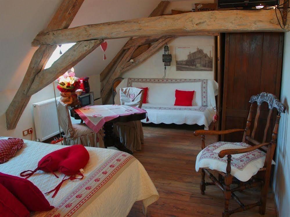 Bed and Breakfast Aux Logis De La Solre Ferrière-la-Petite Exterior foto